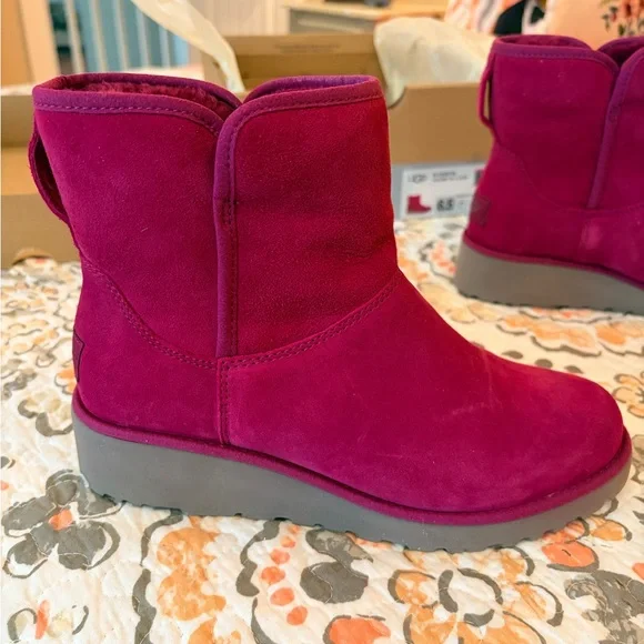 UGG TREADLITE KRISTIN FUSHIA Suede Water Resistant Shearling Boots 6.5 NIB - Picture 6 of 10
